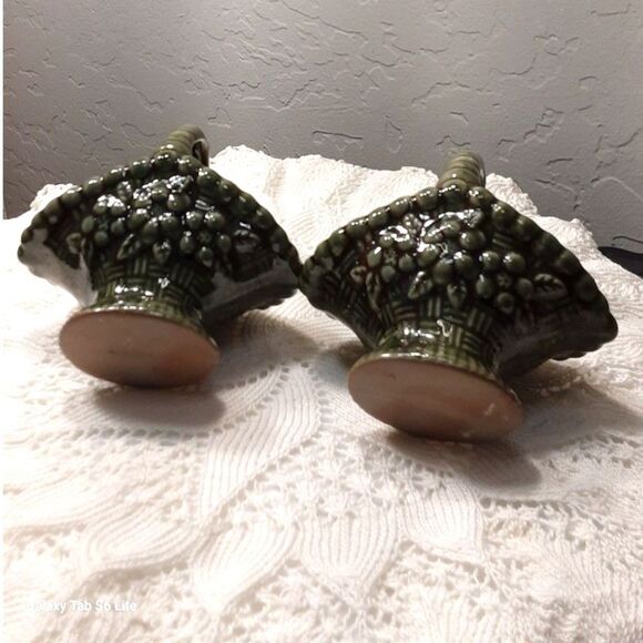Small Green Baskets with fruit design on the sides ~Vintage~ Possible Shawnee - Picture 5 of 8